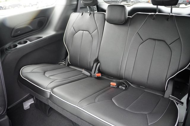 2026 Chrysler Pacifica Limited - Photo 12
