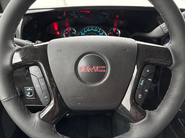 New 2026 Gray GMC Explorer Limited SE image 32