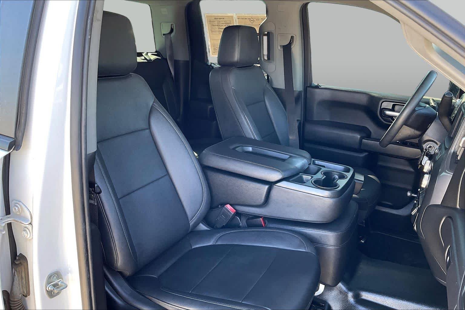 Used 2021 Summit White GMC  image 9