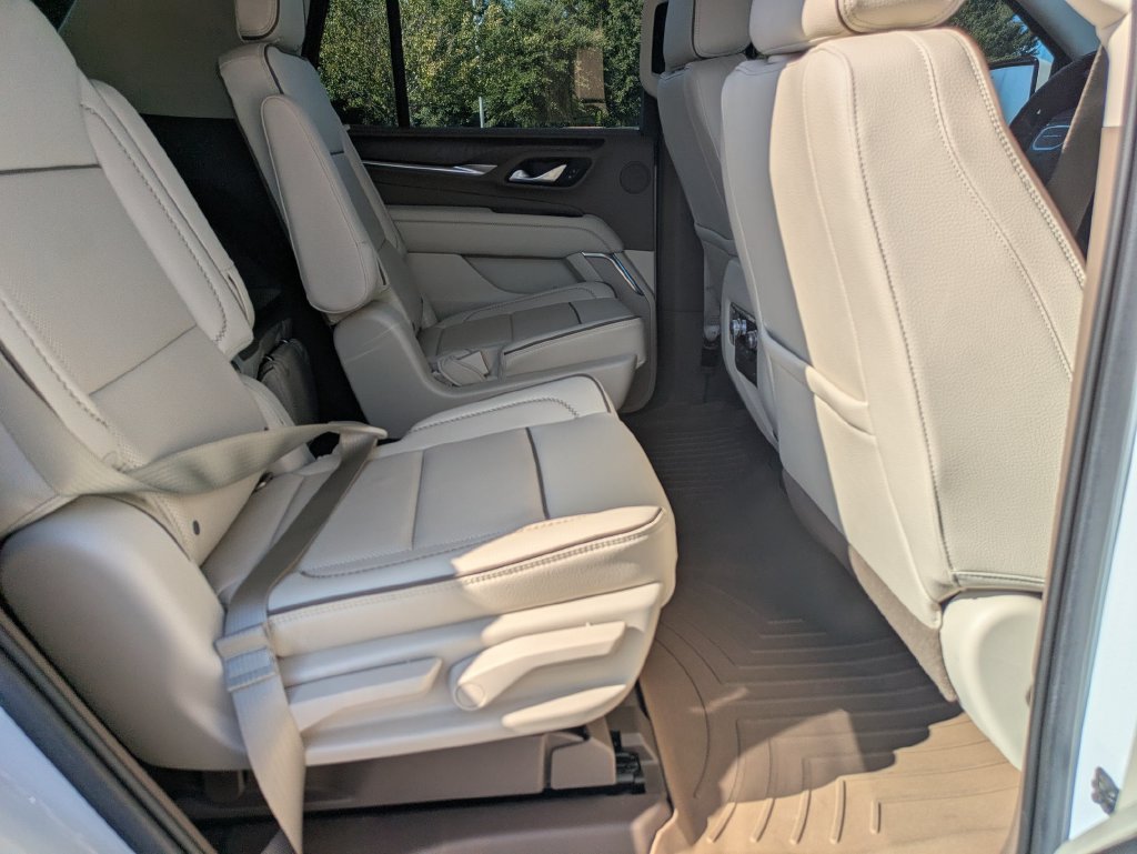 Used 2022 White GMC Denali image 22