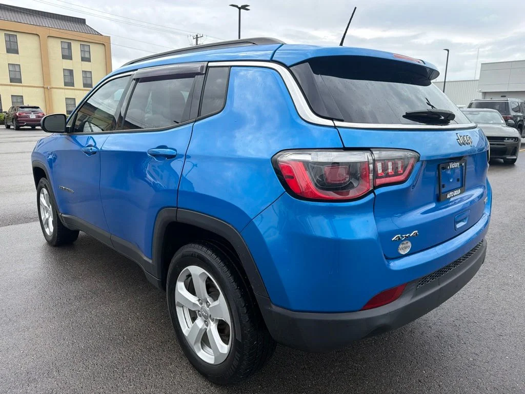Certified Used 2018 Blue Jeep Latitude image 4