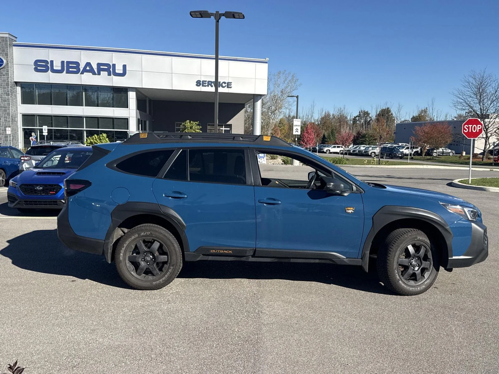 Used 2025 Geyser Blue Subaru Wilderness image 9