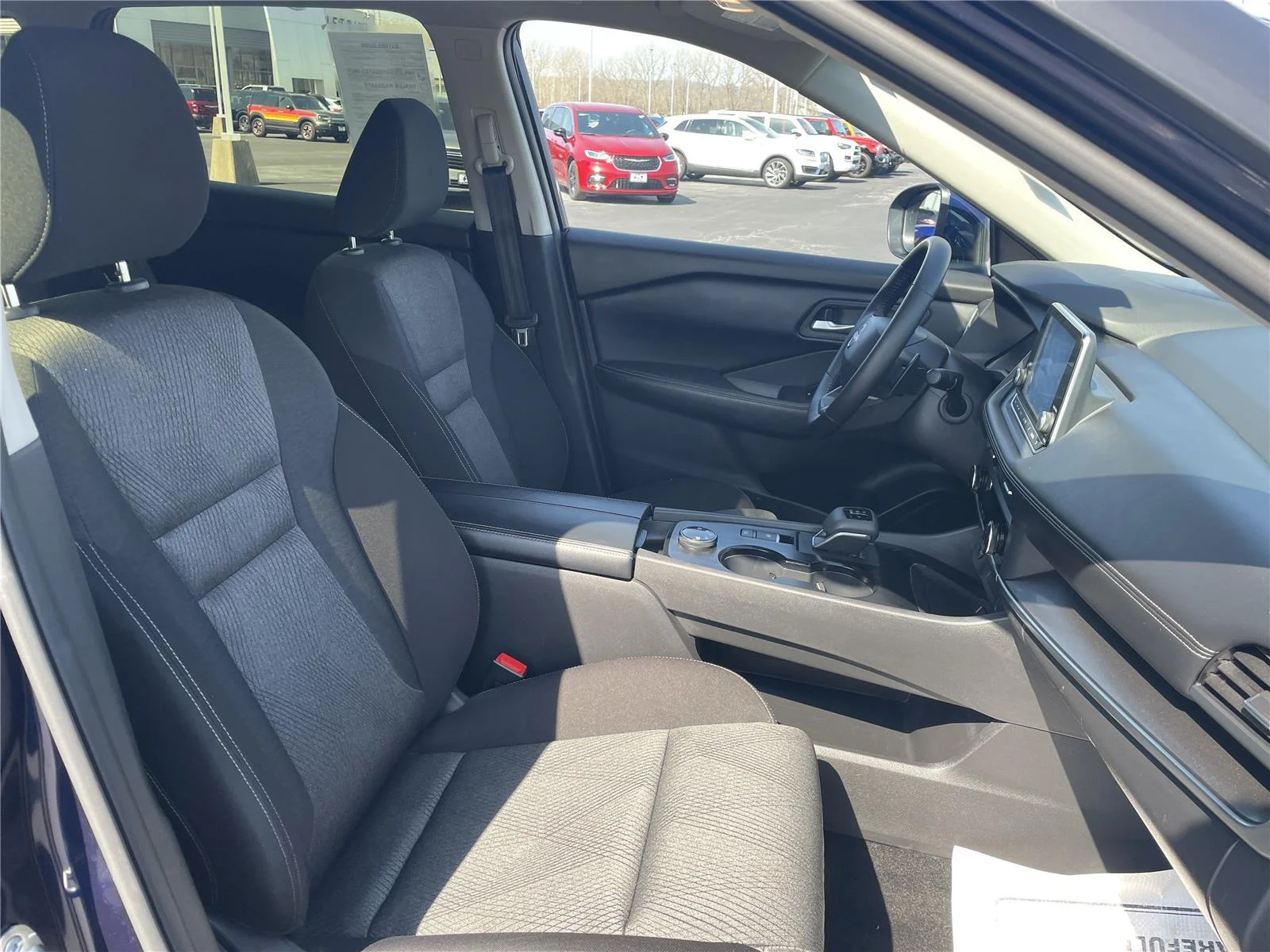 Used 2025 Deep Ocean Blue Pearl Nissan SV image 21