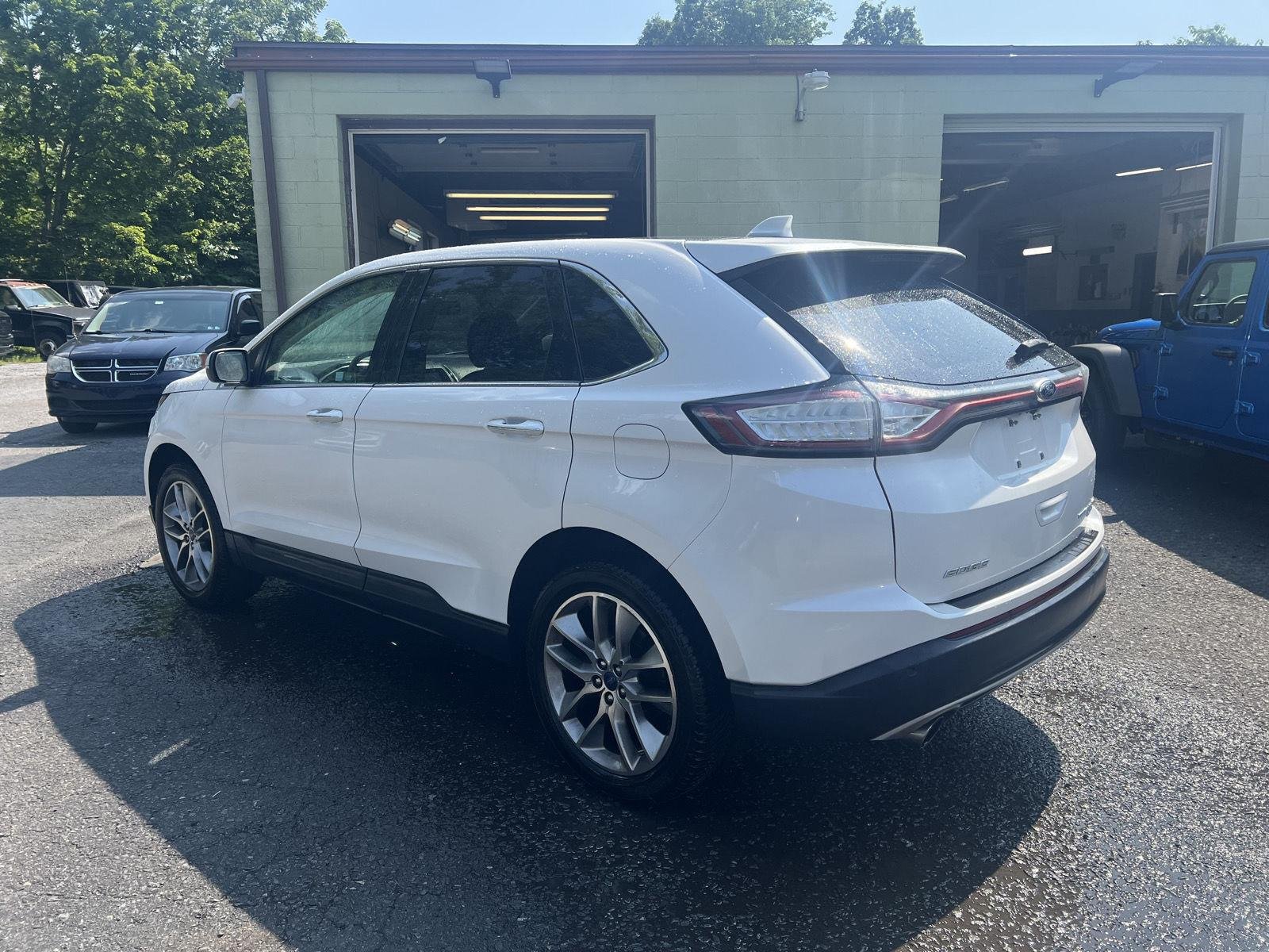 Used 2017 White Platinum Metallic Tri-Coat Ford Titanium image 5