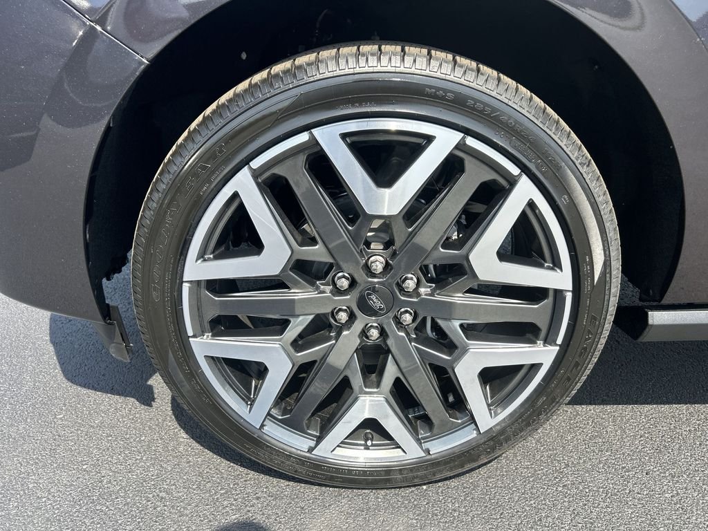New 2026 Dark Matter Gray Metallic Ford Platinum® image 16