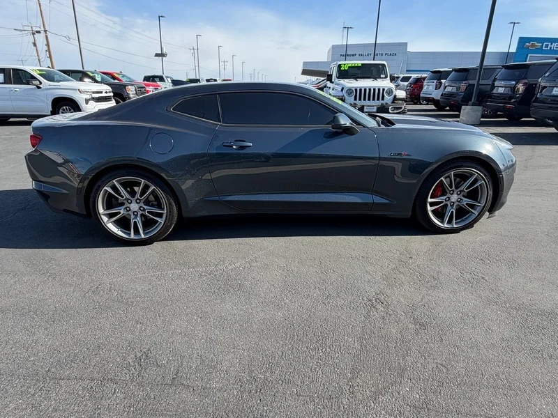 Used 2022 Shadow Gray Metallic Chevrolet LT1 image 2