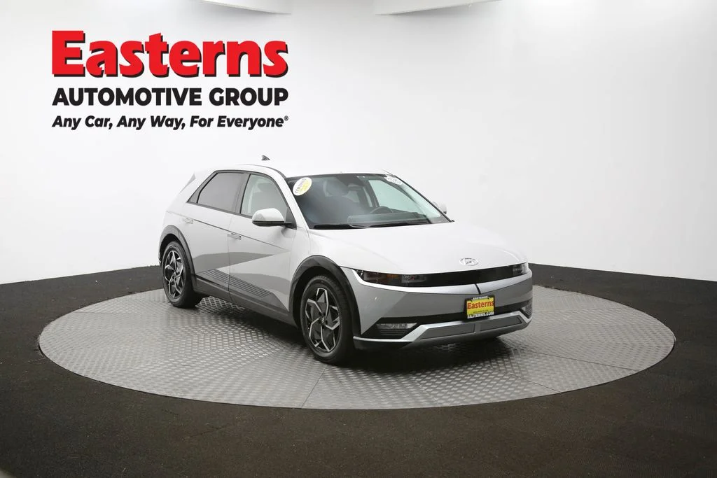 Used 2024 Gray Hyundai SEL image 46