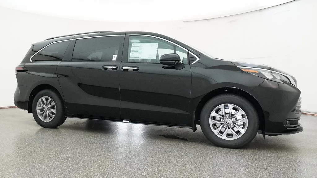New 2026 Midnight Black Metallic Toyota XLE image 10