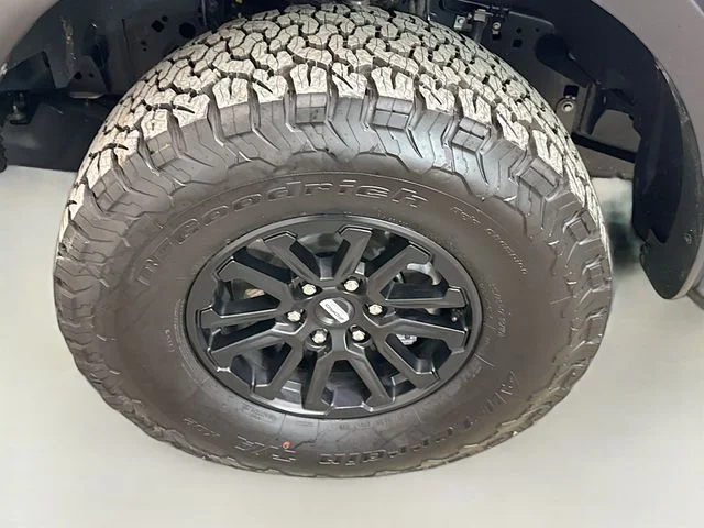 Used 2025 Oxford White Ford Raptor image 33