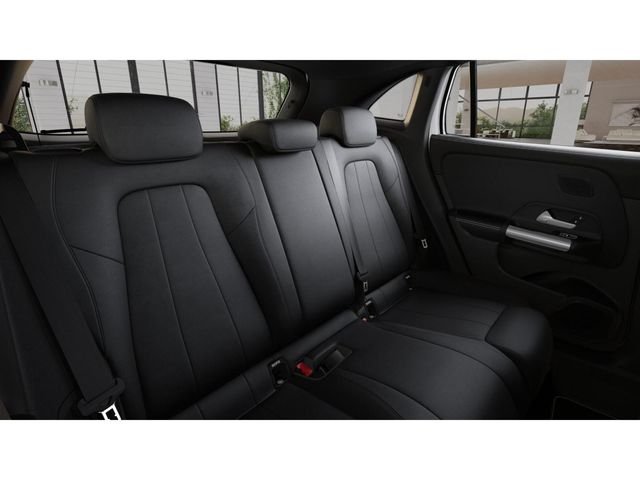New 2026 Polar White Mercedes-Benz GLA 250 image 5