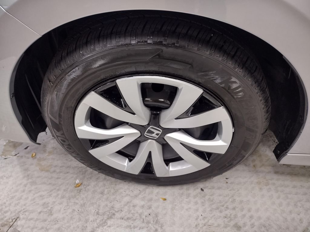 Used 2024 Silver Honda LX image 5