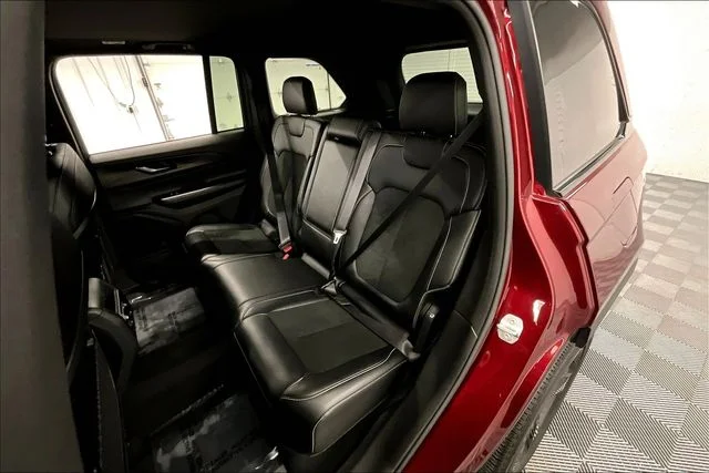 2025 Jeep Grand Cherokee Altitude - Photo 25