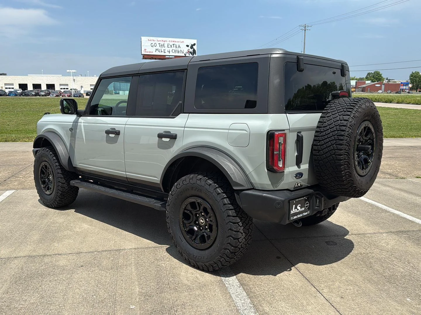 Used 2022 Cactus Gray Ford Wildtrak image 11