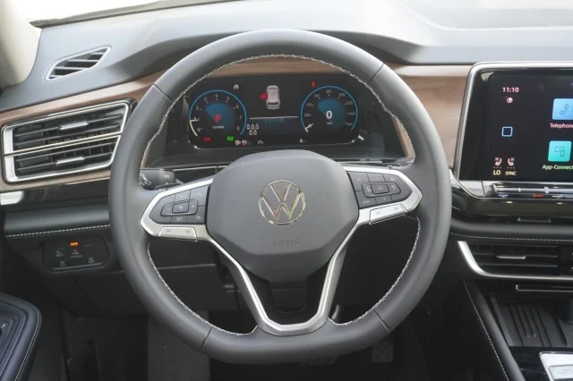 New 2026 Opal White Pearl Volkswagen 2.0T SE w/Technology image 23