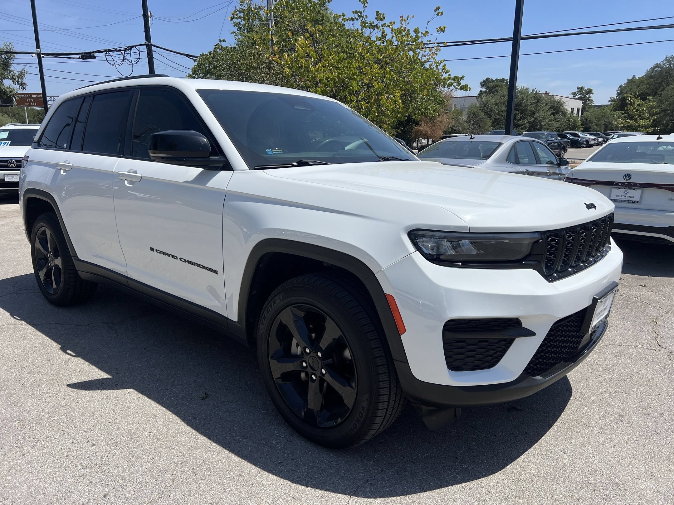 Used 2023 Bright White Clearcoat Jeep Altitude image 3