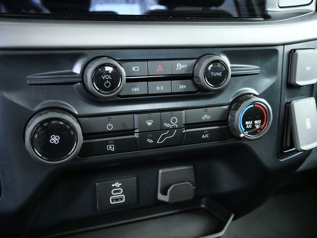 Used 2025 White Ford XL image 20
