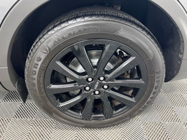 Used 2023 Gray Lincoln Reserve image 10