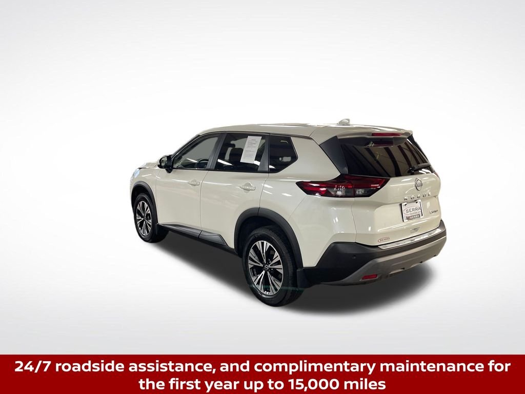 Used 2023 White Nissan SV image 3
