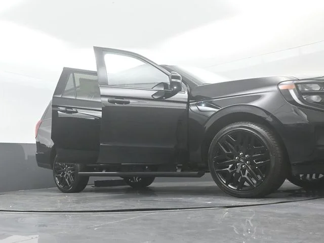 New 2026 Agate Black Metallic Ford MAX Platinum® image 32