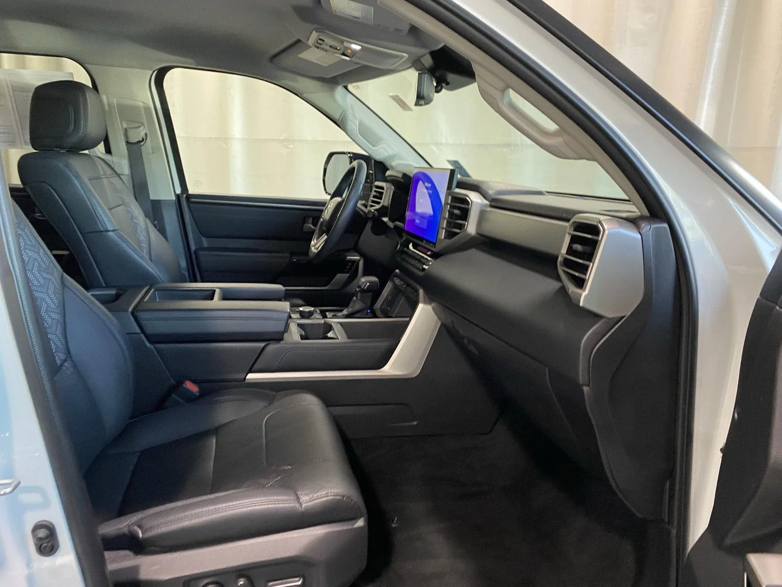 Used 2024 Wind Chill Pearl Toyota Limited image 6