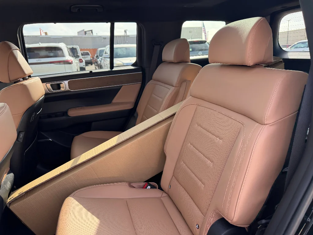New 2027 Phantom Black Hyundai Calligraphy image 22