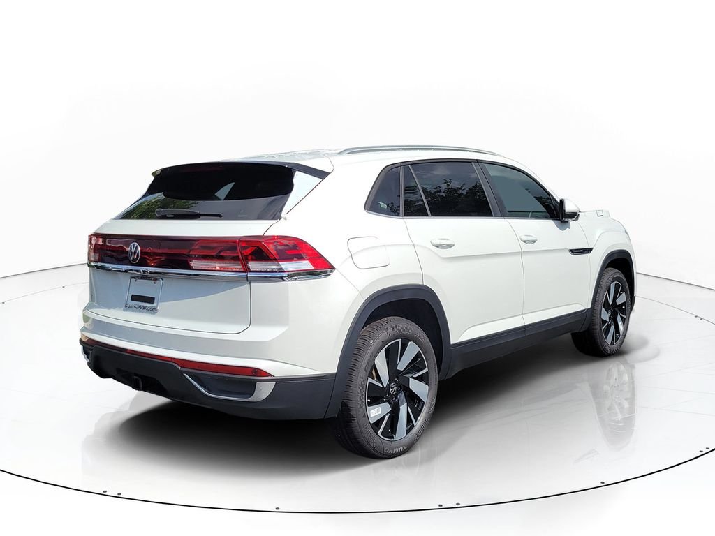 New 2026 White/off-white Volkswagen SE w/Technology image 4