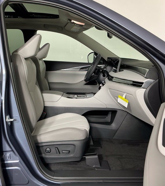 New 2027 MOONBOW BLUE INFINITI Luxe FWD image 28