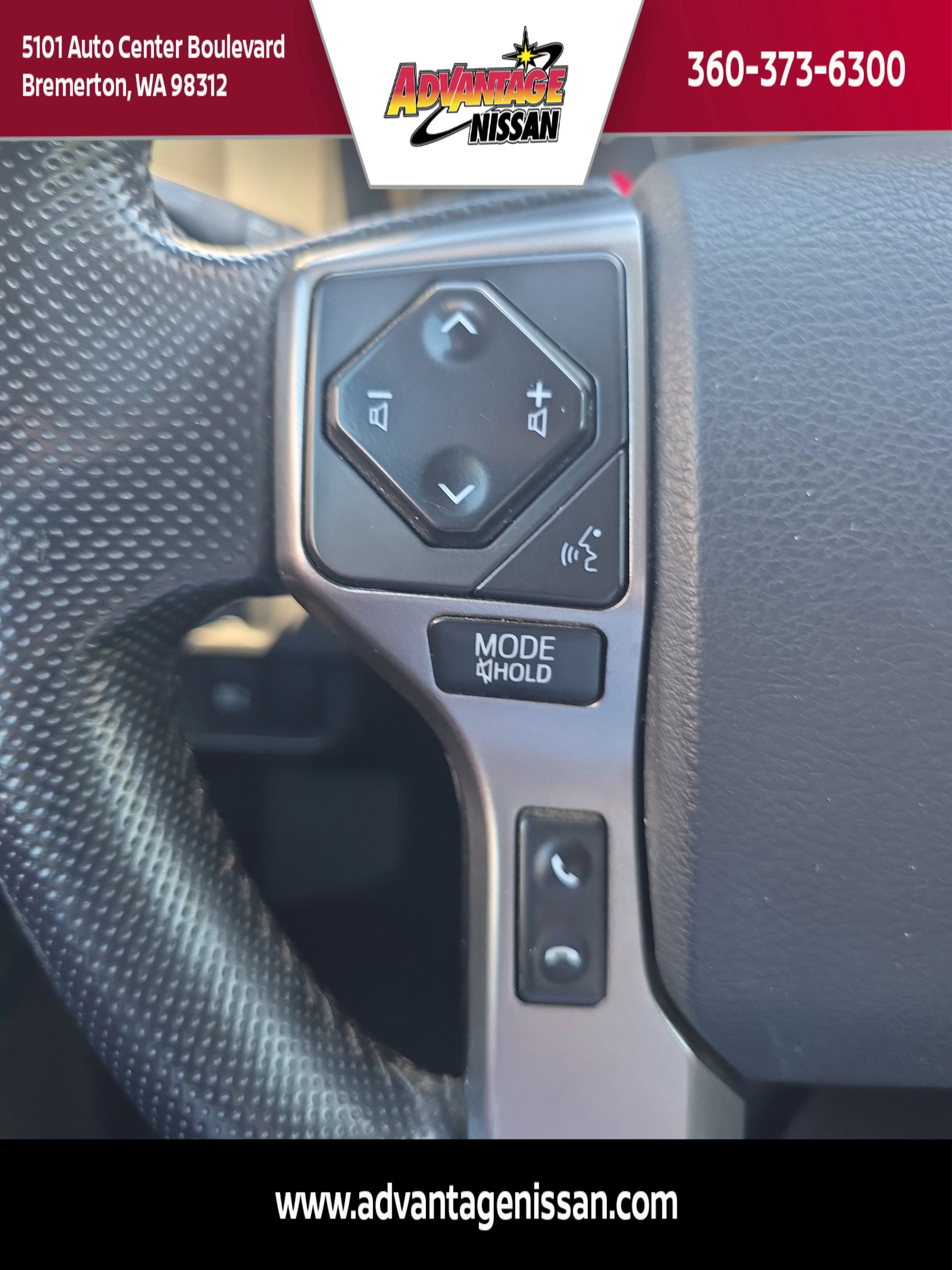Used 2018 Midnight Black Metallic Toyota SR5 image 25