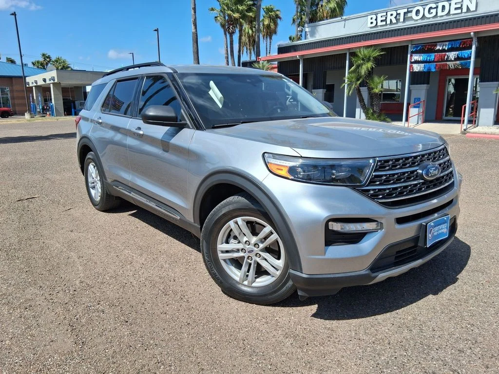 Used 2023 Silver Ford XLT image 1