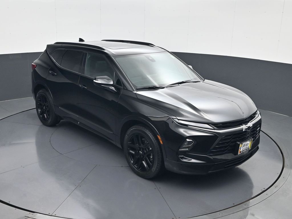 Used 2025 Black Chevrolet RS image 15