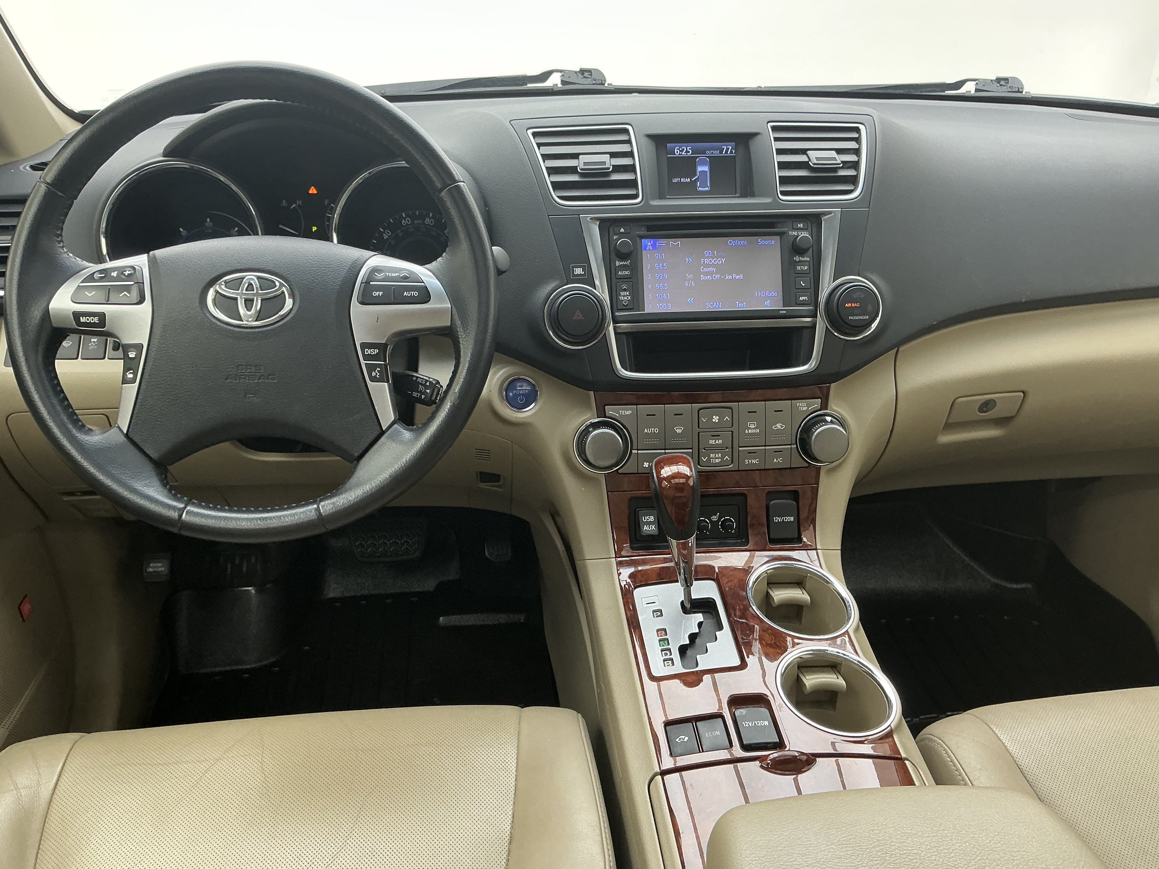 Used 2013 Blizzard Pearl Toyota Limited image 20