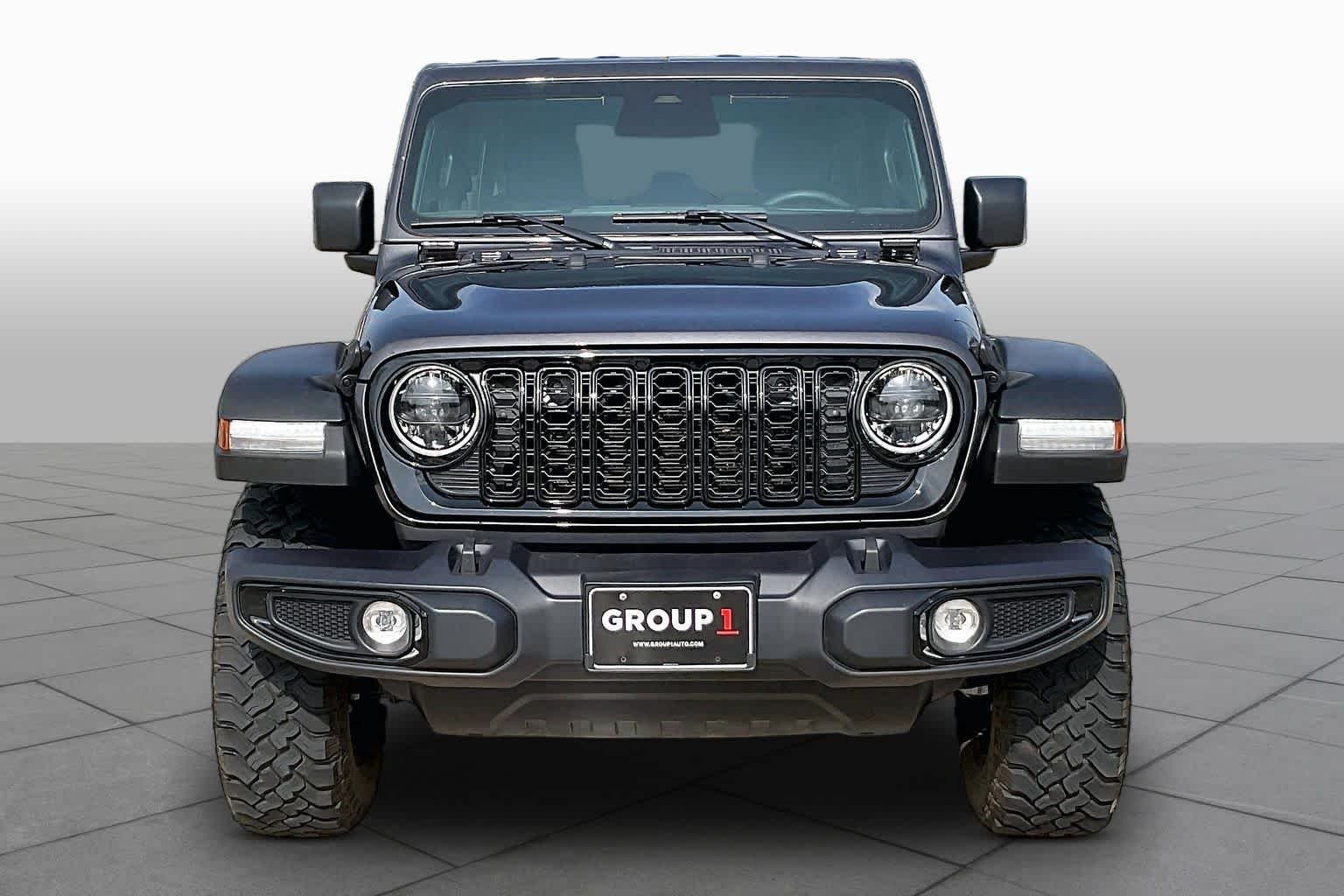 Used 2025 Granite Crystal Metallic Clearcoat Jeep Willys image 4