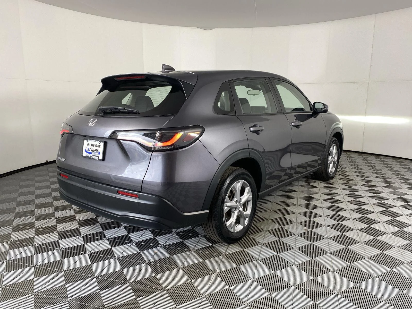 Used 2023 Modern Steel Metallic Honda LX image 8