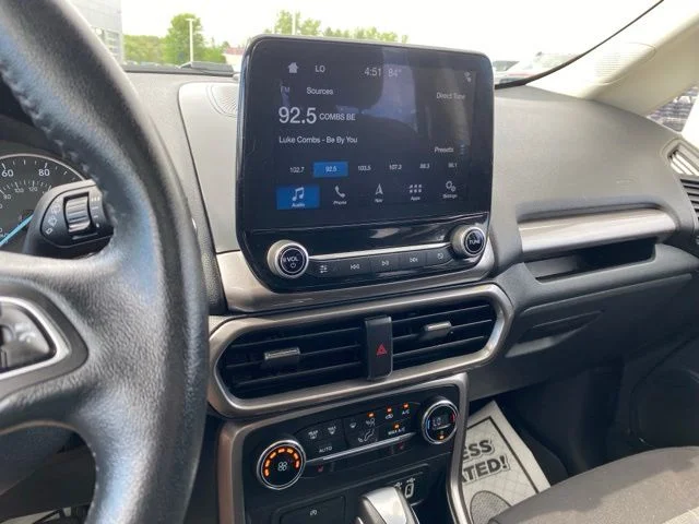 Used 2019 Red Ford SE image 15