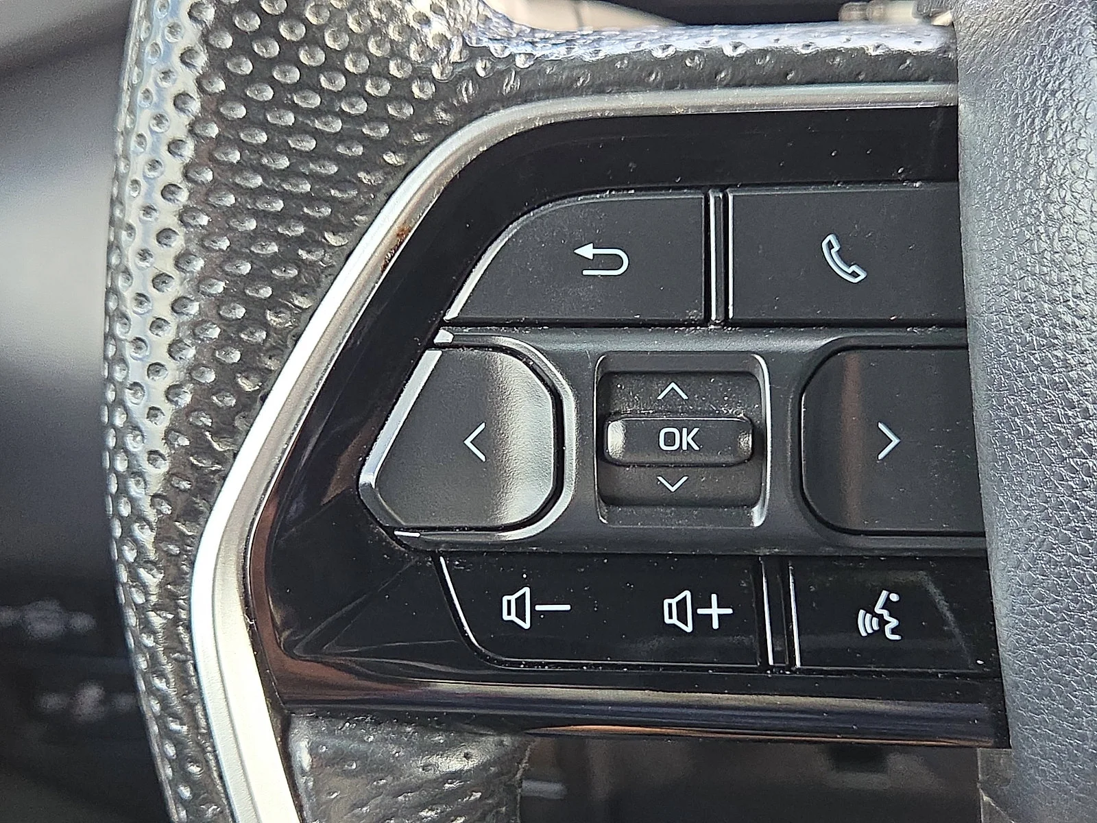 Used 2024  Toyota Platinum Hybrid image 21