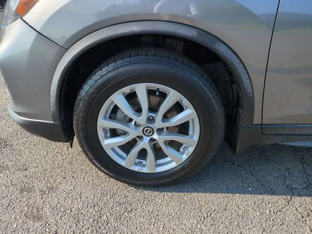 Used 2018 Gray Nissan SV image 10