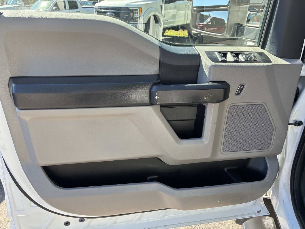 Used 2022 White Ford XL image 22