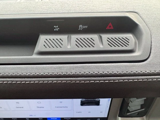 Used 2025 Gray Ford Outer Banks image 28