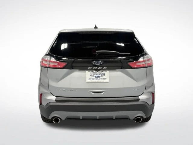 Used 2023 Silver Ford Titanium image 7