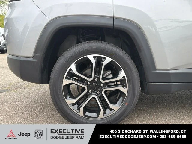 Used 2023 Silver Jeep Limited image 17