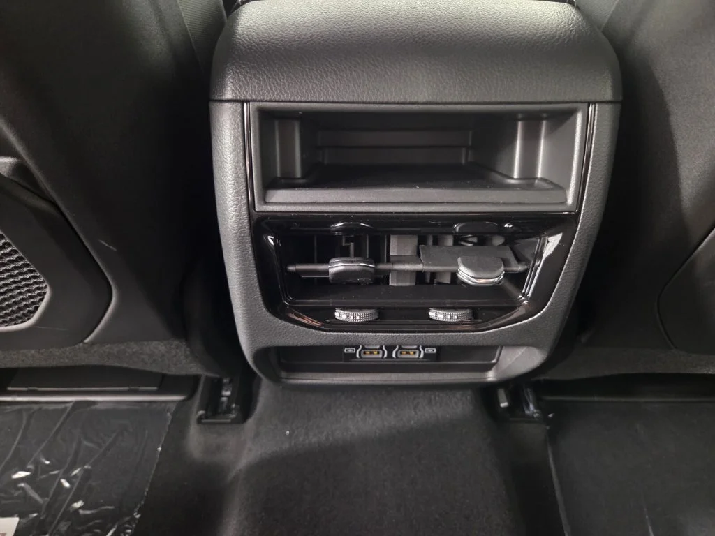 New 2027 High-Gloss Black Paint Jeep Laredo image 18