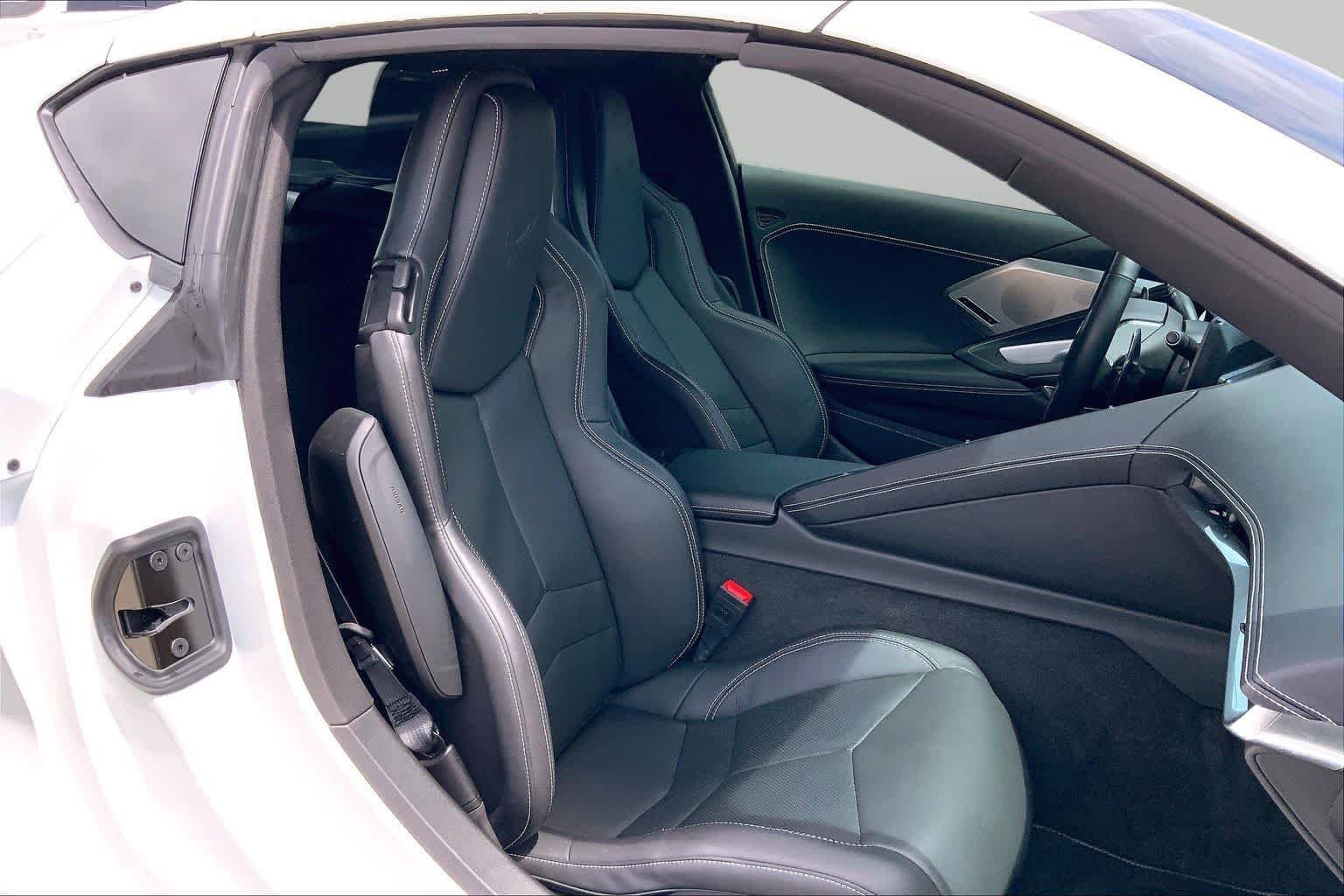 Used 2024 Arctic White Chevrolet 2LT image 8