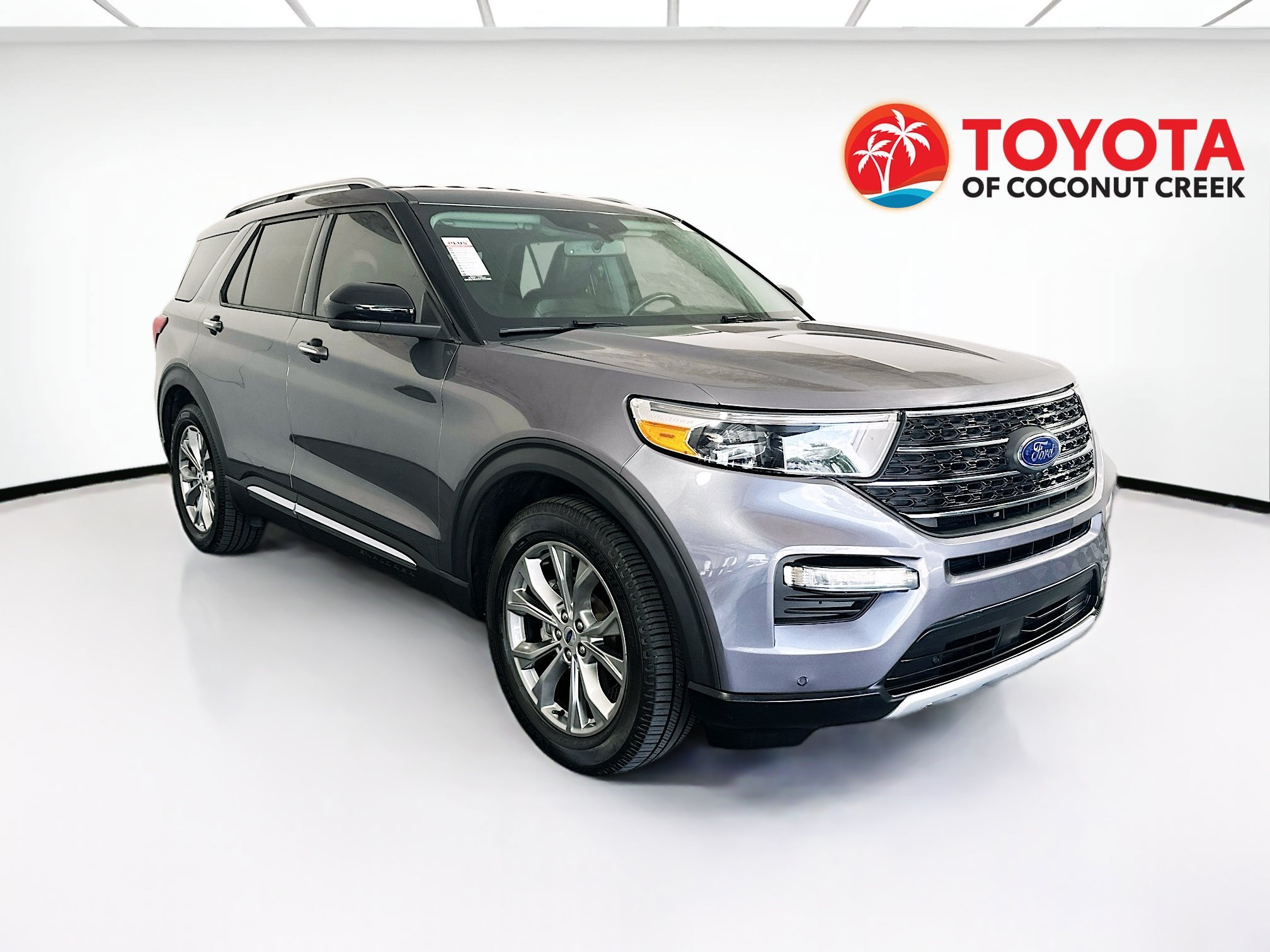 Used 2022 Gray Metallic Ford Limited image 1
