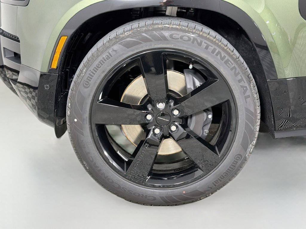 New 2026 Woolstone Green Land Rover X-Dynamic SE image 33