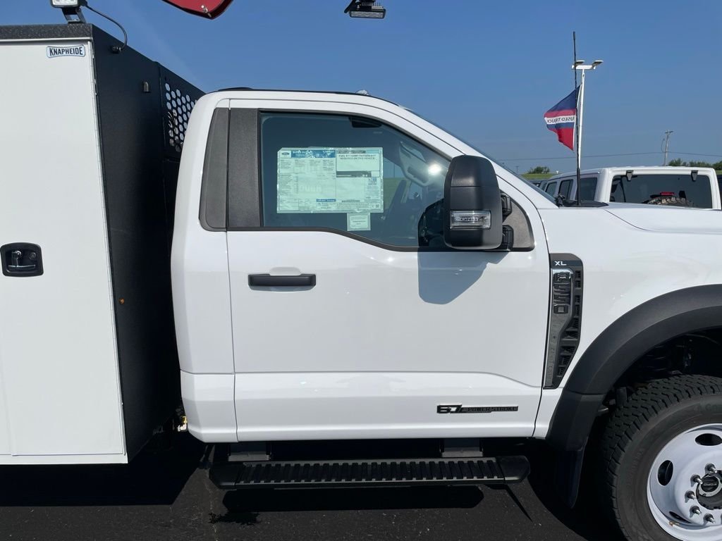 2025 Ford F-550 Super Duty Chassis Cab XL - Photo 29