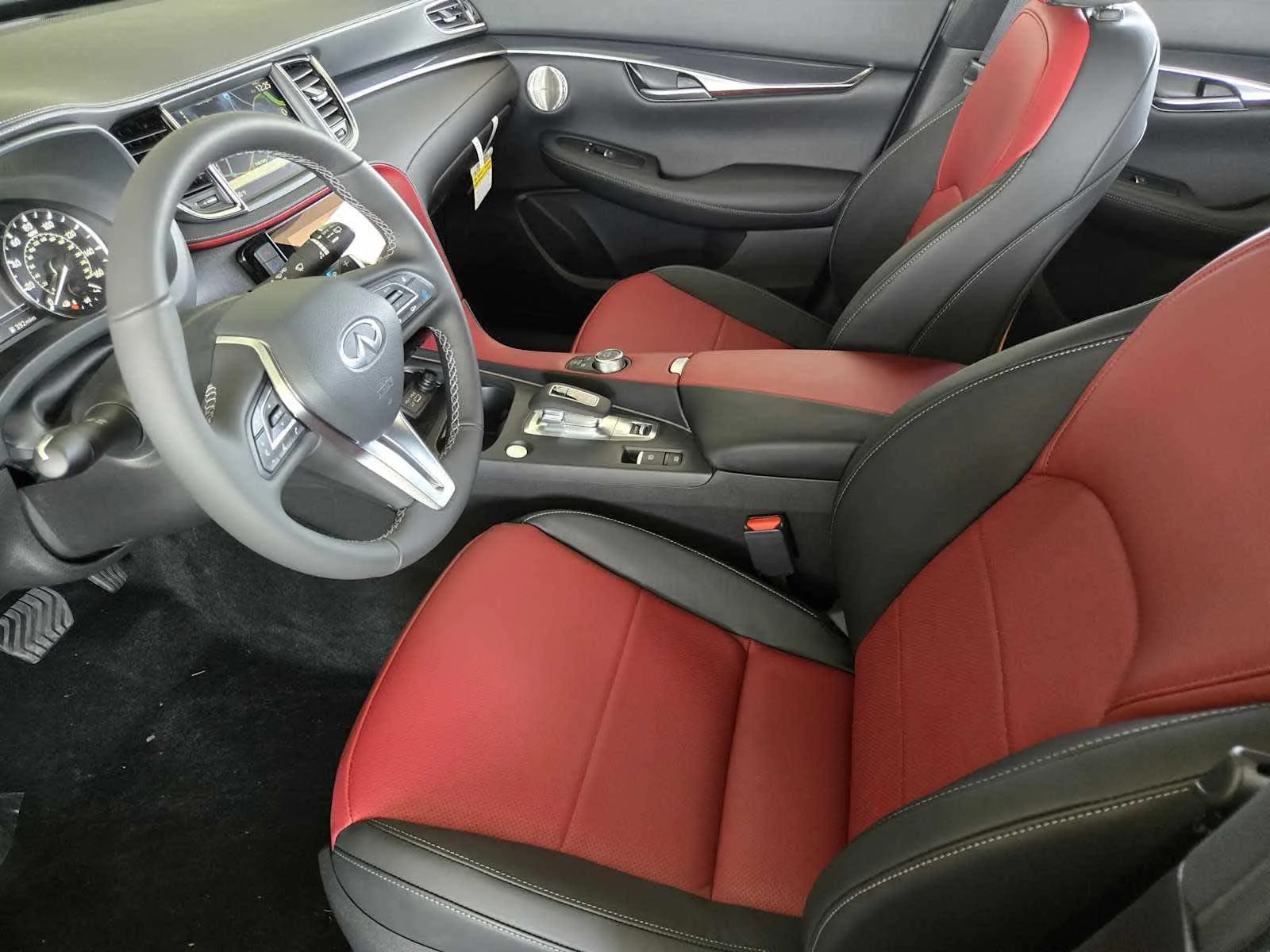 Certified Used 2025 Slate Gray INFINITI SPORT image 10