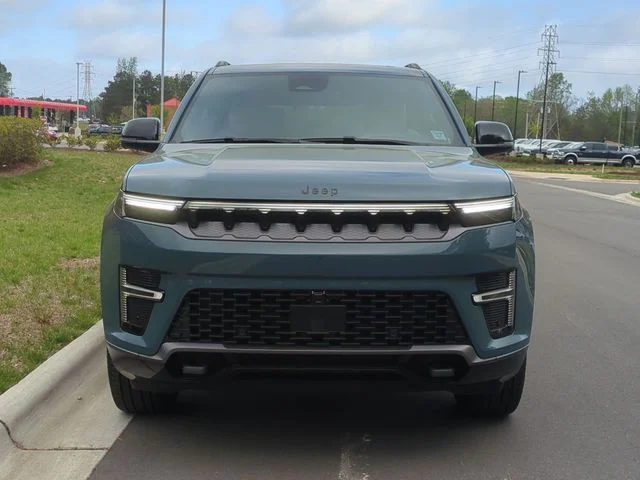 New 2026 Steel Blue Exterior Paint Jeep Limited Reserve image 16