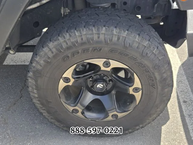 Used 2018 Gray Jeep Sport image 11