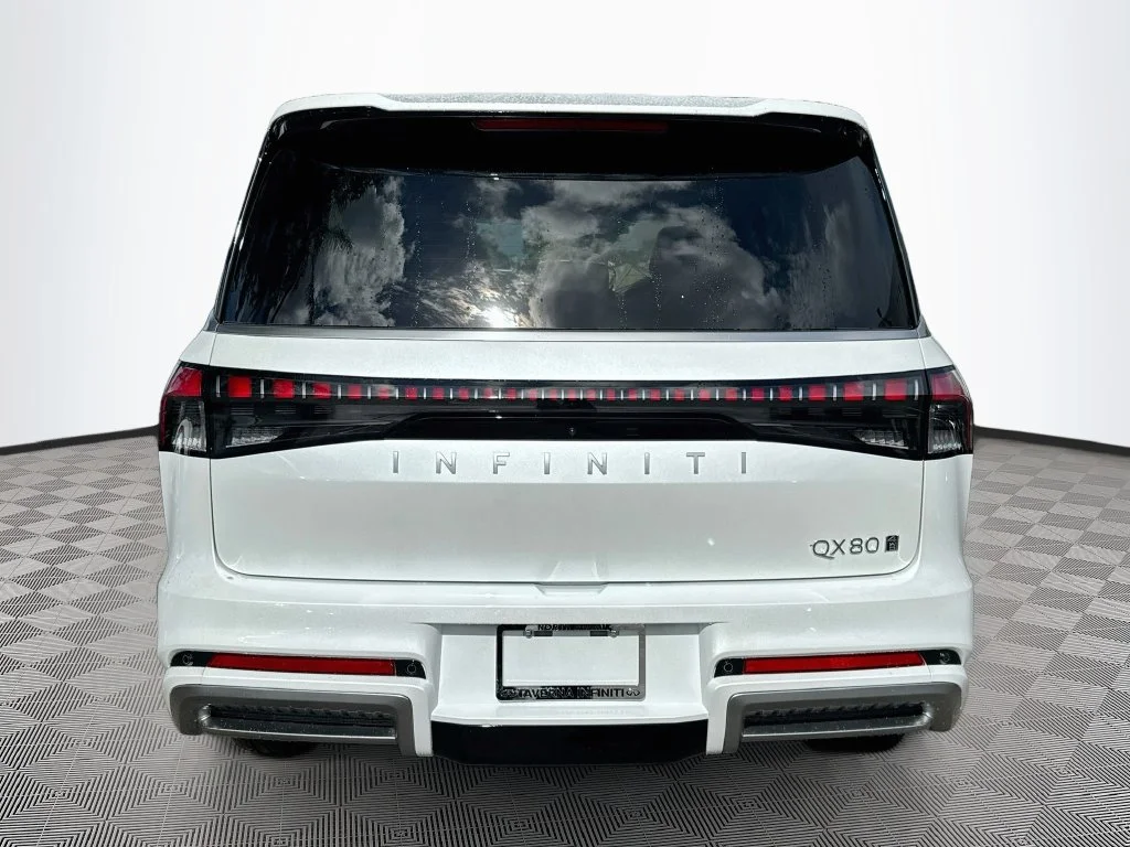 New 2027 RADIANT WHITE INFINITI Luxe 4WD image 6