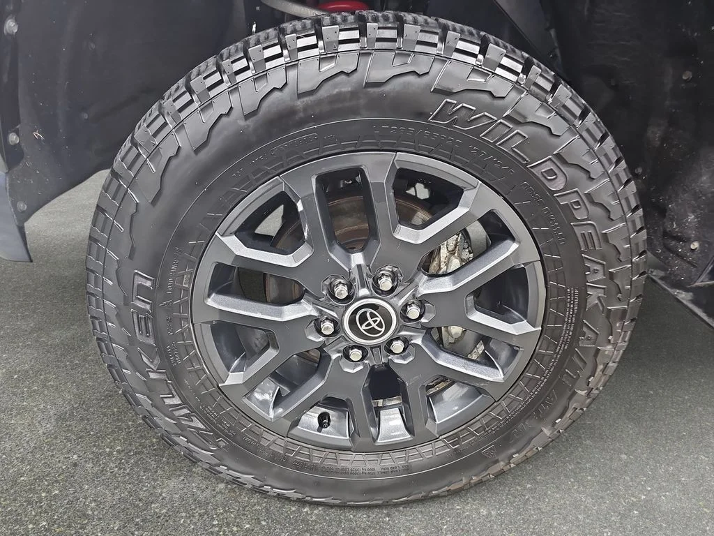 Used 2023  Toyota Platinum image 33